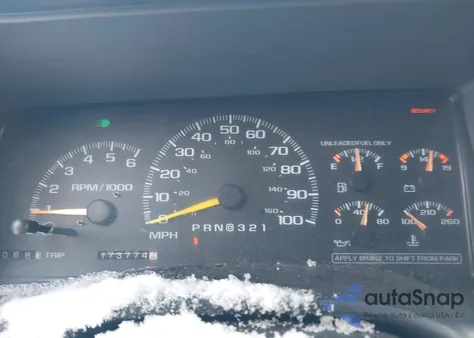 1999 GMC Yukon Slt Cmi z USA, uszkodzony, nr VIN 1GKEK13R3XJ784957